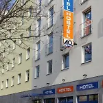 Отель A&o Hauptbahnhof 2*